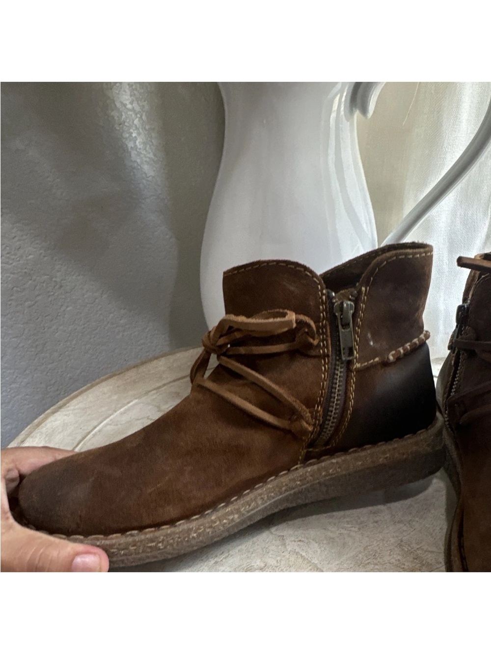 Born Men's Brown Suede Chukka Boots - Picture 3 of 7
